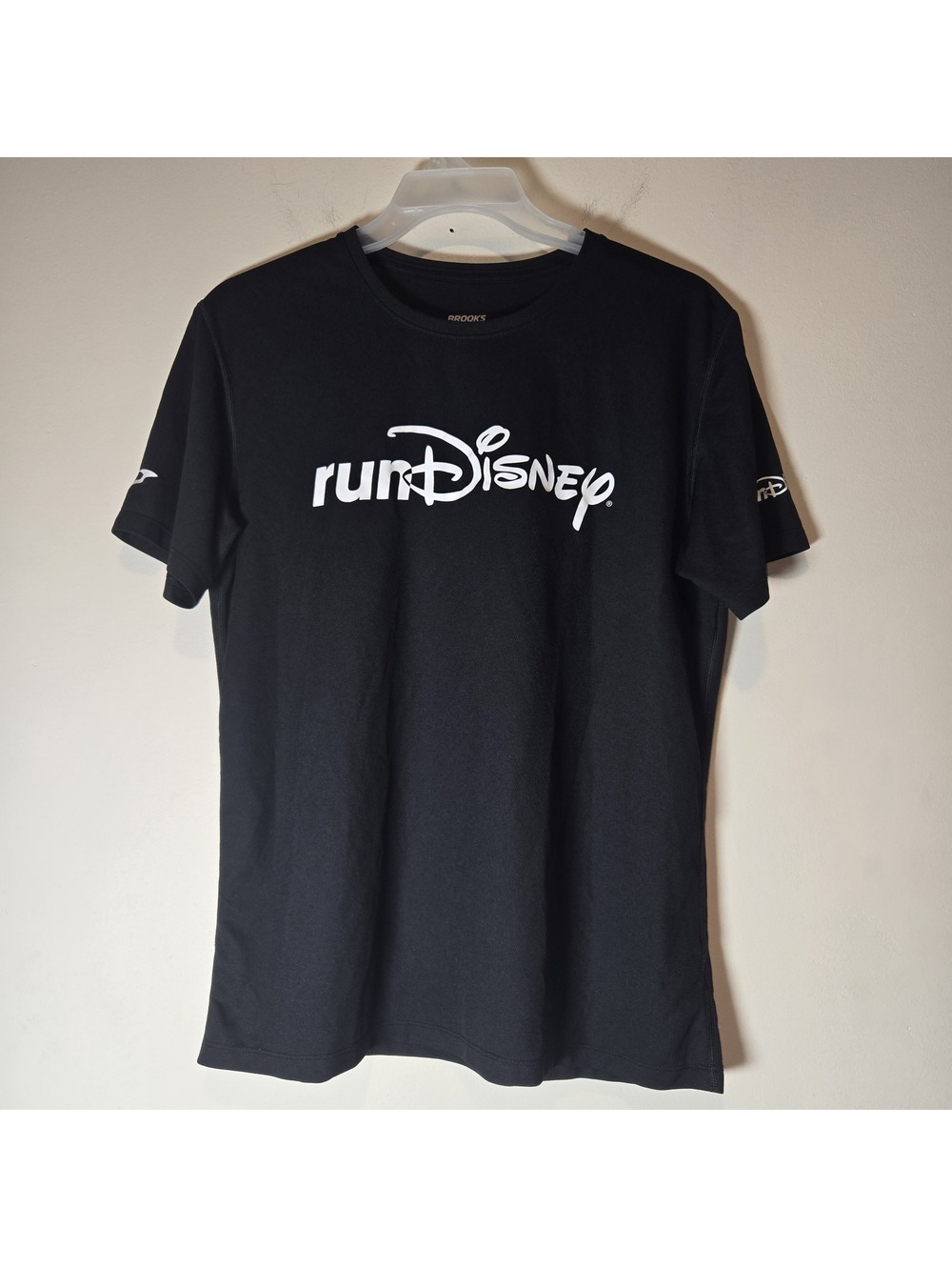 Brooks runDisney Race Support T-Shirt Men's Large L Black Athletic Tee Disney